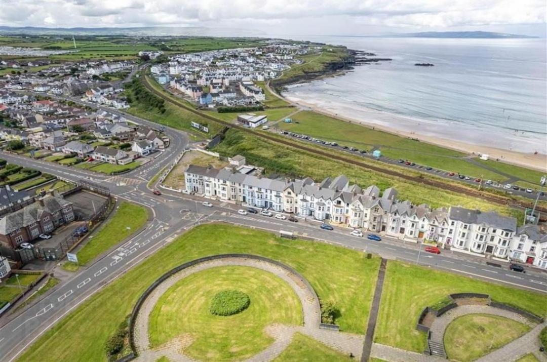 1 Dunluce Green - Portrush By The Sea Bagian luar foto